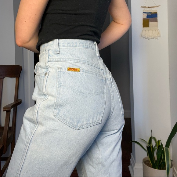 Vintage light wash jeans - Picture 1 of 15